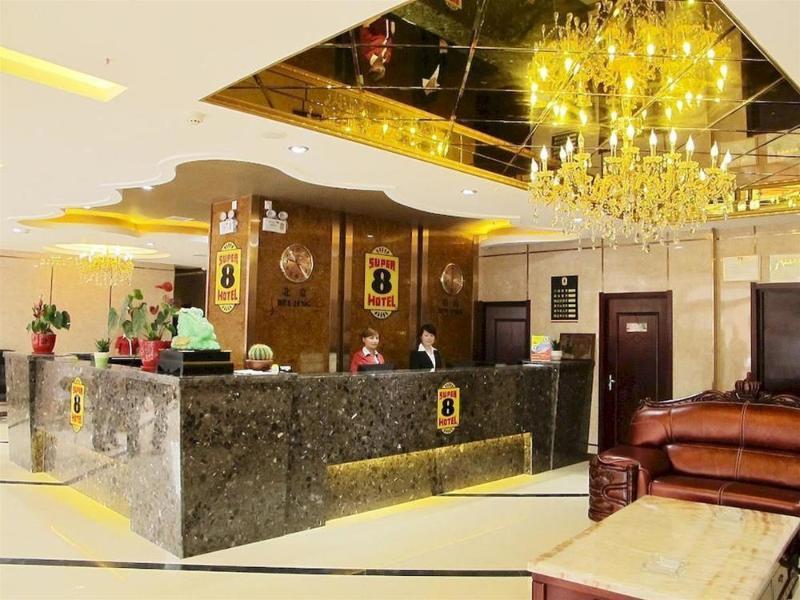 Super 8 Hotel Ankang Ba Shan XI Lu Екстер'єр фото